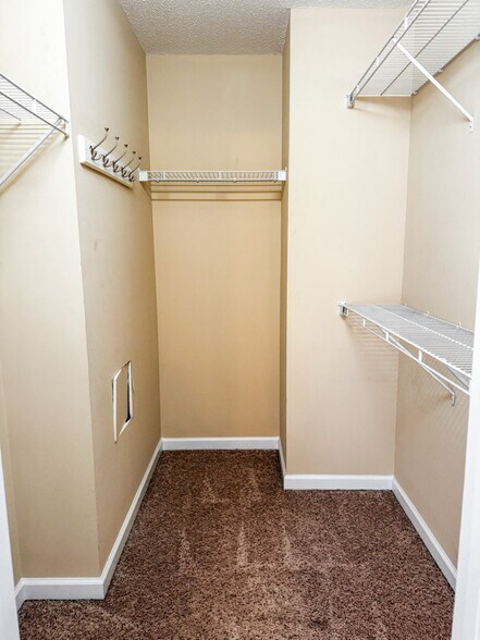 Building Photo - 1018 Bramblegate Rd