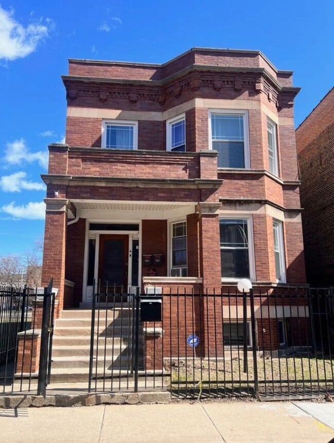 Building Photo - 6111 S Champlain Ave