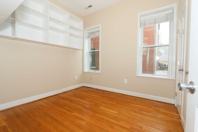 Building Photo - 1312 Euclid St NW