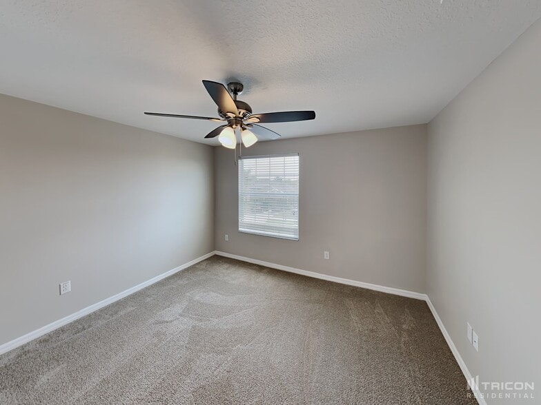 Building Photo - 13805 Newport Shores Dr