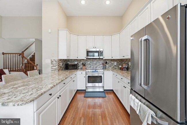 Building Photo - 6320 Dunman Way