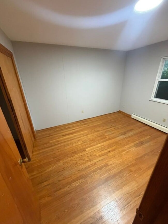 Building Photo - 525 Mishler Rd