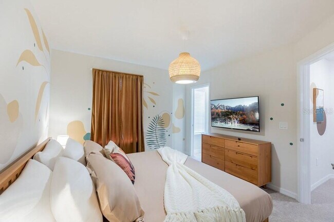 Building Photo - 7215 Oakmoss Loop
