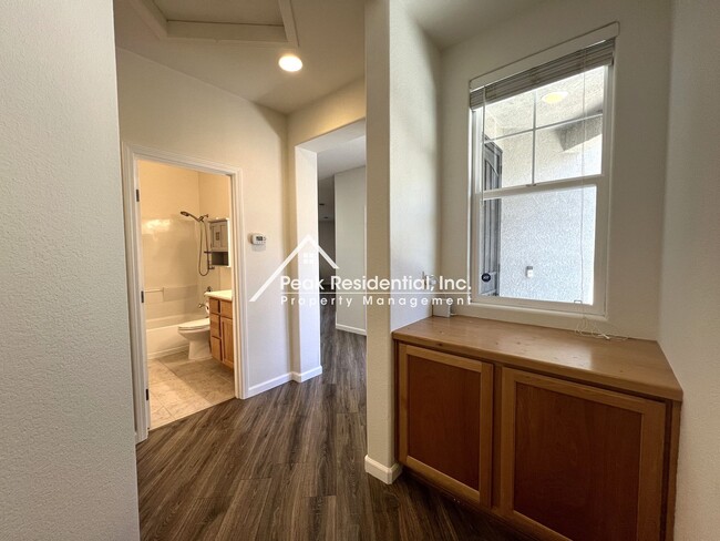 Building Photo - Updated 4bd/2ba Rancho Cordova Home!