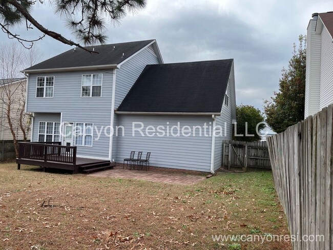 Building Photo - Charming 3-Bedroom Home