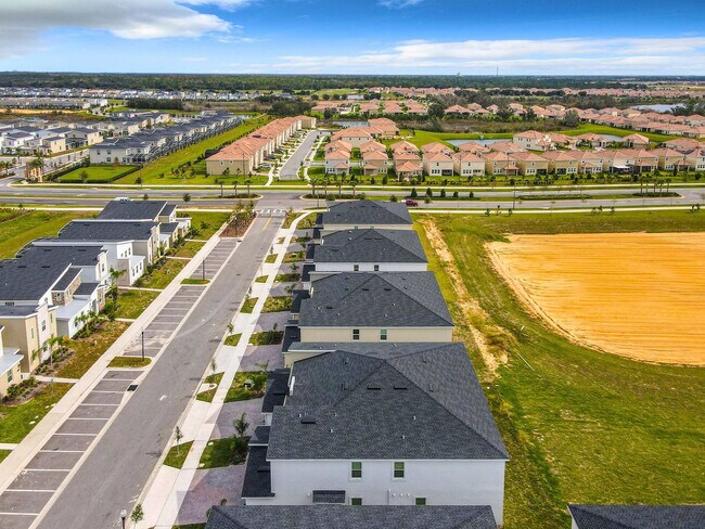 Building Photo - 9331 Sommerset Hills Dr
