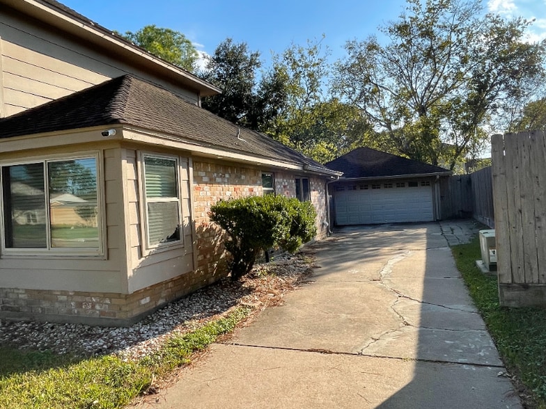 Building Photo - 14111 Wickersham Ln