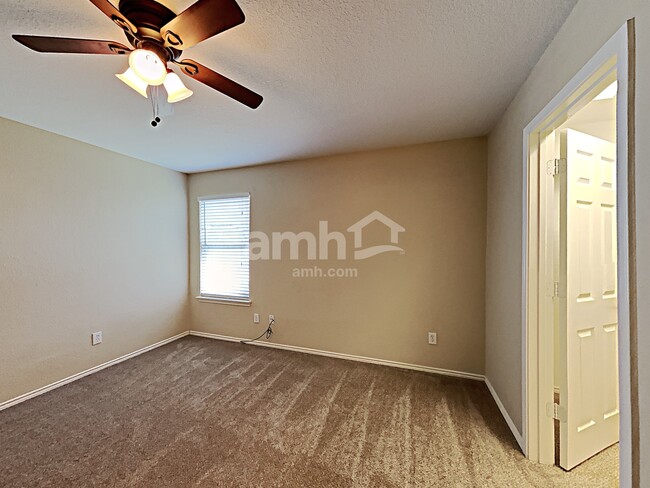 Building Photo - 6915 Lunar Way