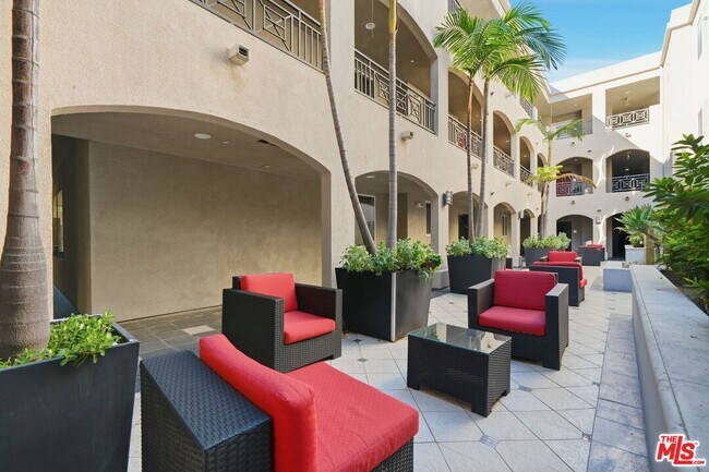 Building Photo - 4424 Whitsett Ave