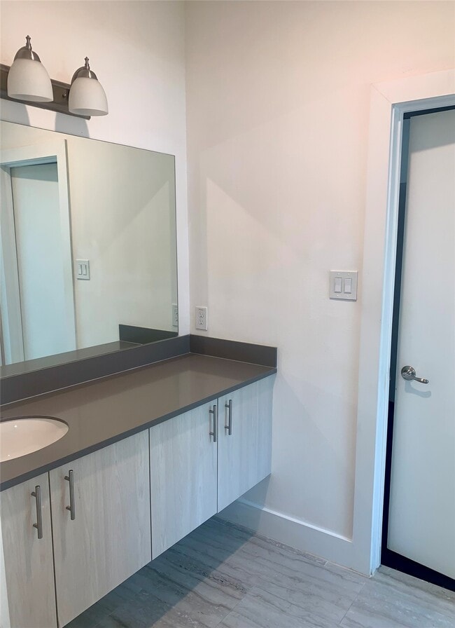 Building Photo - 10209 Las Nubes Ave