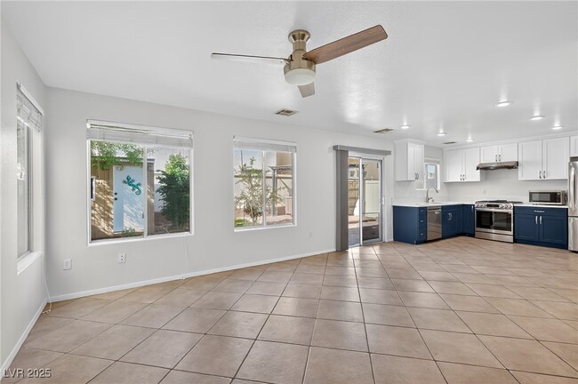 Building Photo - 5649 Dawn Falls St