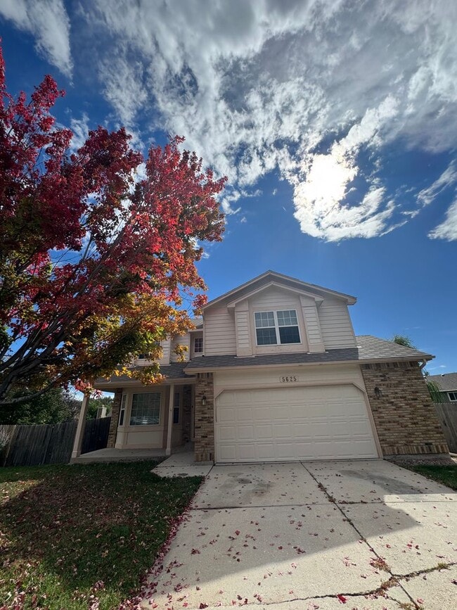 Building Photo - Charming 5 Bed 3 Bath House - MOVE IN SPECIAL - 1/2 Off First Months rent