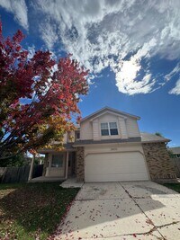 Building Photo - Charming 5 Bed 3 Bath House - MOVE IN SPECIAL - 1/2 Off First Months rent