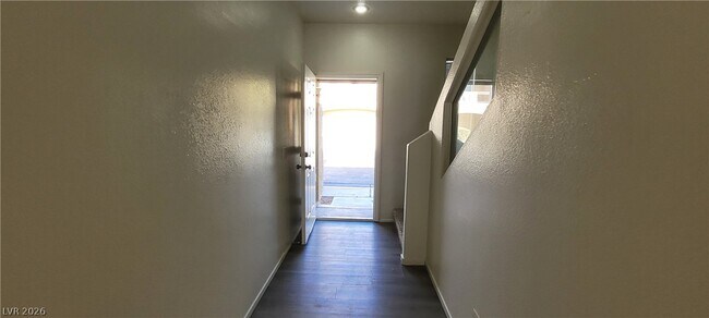 Building Photo - 9229 Millikan Ave