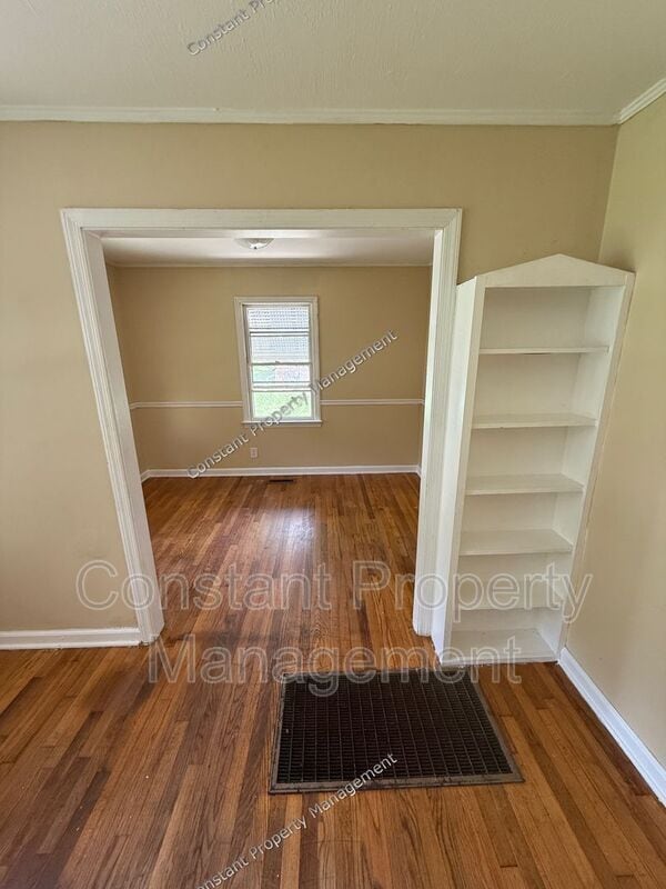 Building Photo - 3069 Somerset Dr
