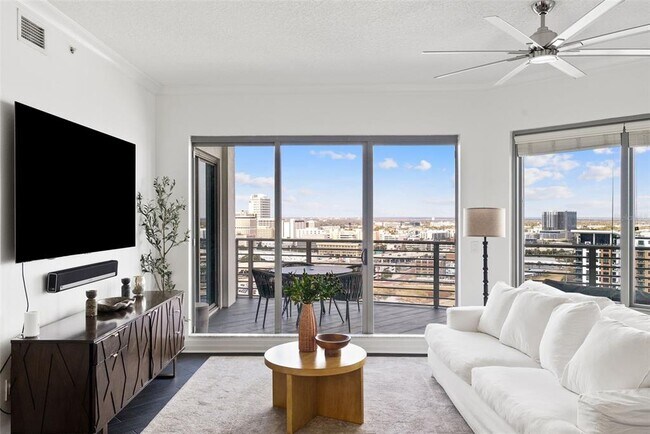 Building Photo - 1209 E Cumberland Ave