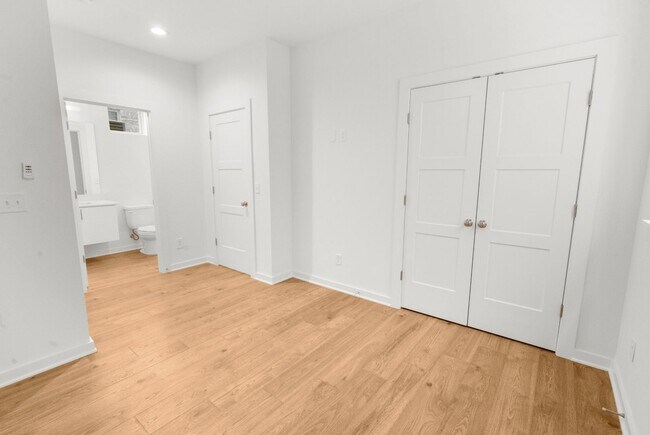 Building Photo - 3038 Edwin Cir