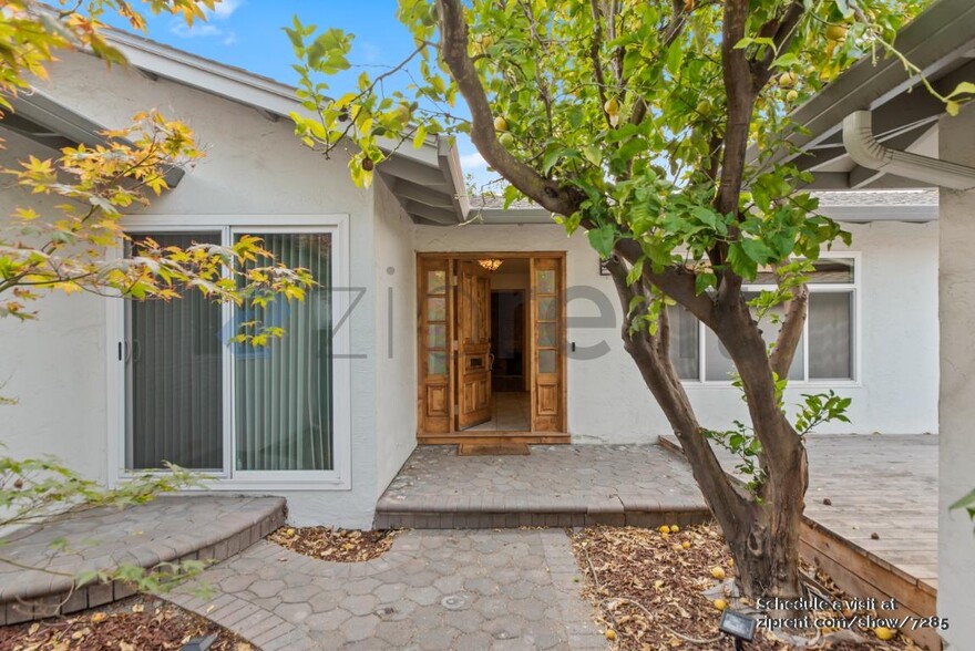 Building Photo - 1349 Thunderbird Ave
