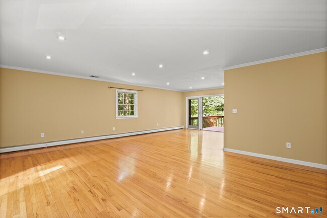 Building Photo - 122 Deforest Rd