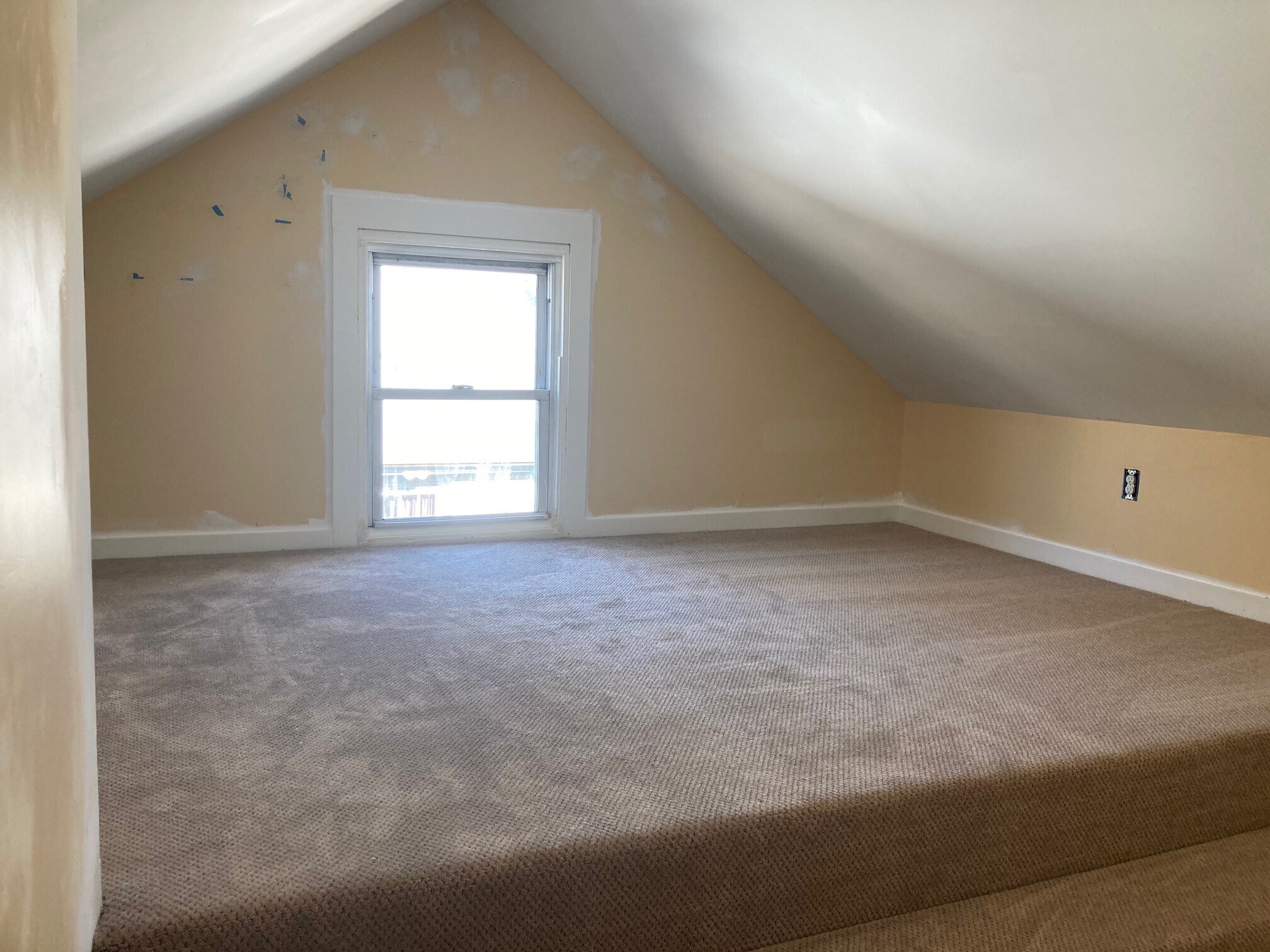 Building Photo - 64 Gray St