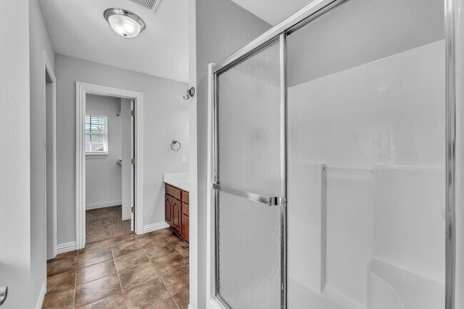 Building Photo - 3/2 Home with EV Charger, Great Outdoor Sp...