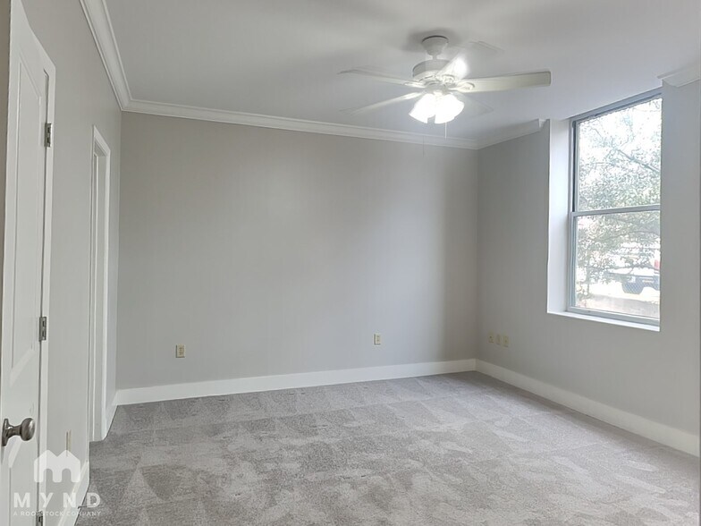 Building Photo - 985 Ponce De Leon Ave NE