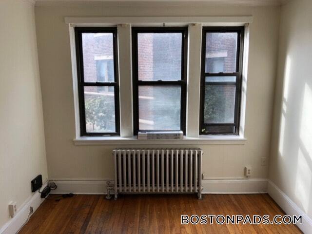 Building Photo - 53 Fellsway W