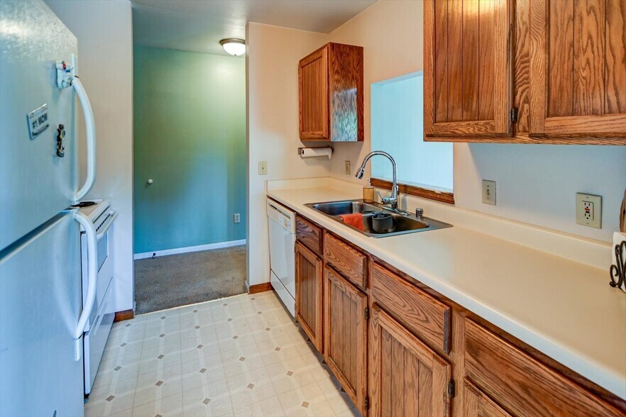 Building Photo - 2850 Cimarron Trl