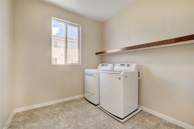 Building Photo - 6402 Parrot Ridge Ct