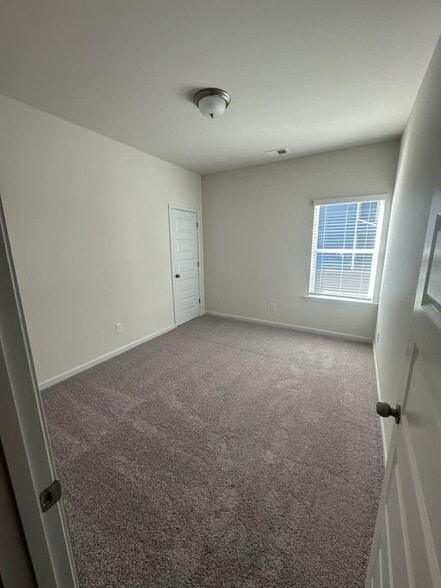 Building Photo - 829 Kensington St