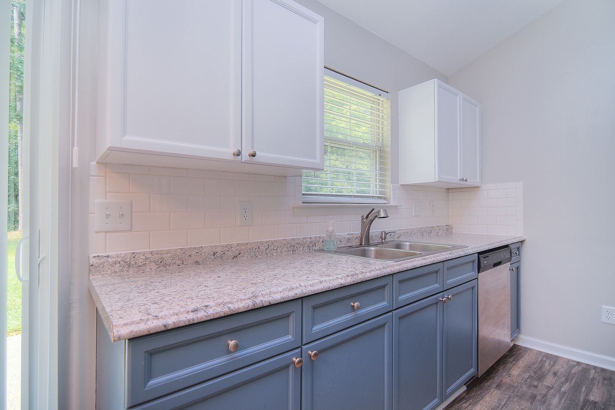 Kitchen - 6825 Sullins Rd