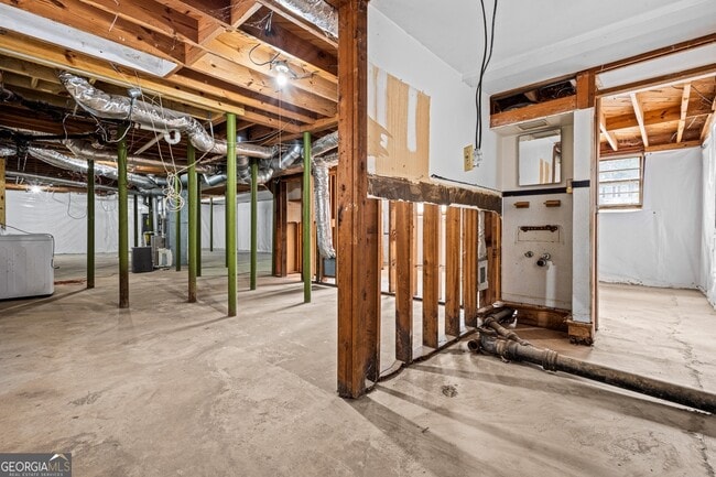 Building Photo - 816 Valley Creek Dr