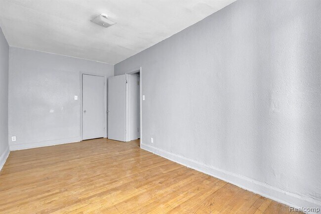 Building Photo - 17701 Manderson Rd