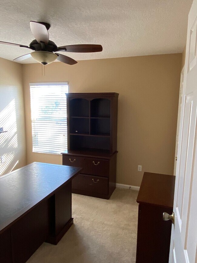 Building Photo - MOVE-IN SPECIAL!!! Townhome 3 Bedroom/2.5 Bathroom in Winter Park in a gated community