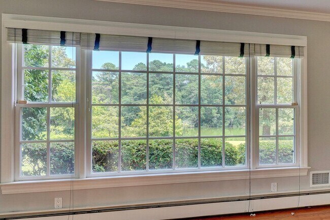 Building Photo - Reduced & Ready NOW! WATERFRONT Home in Wi...