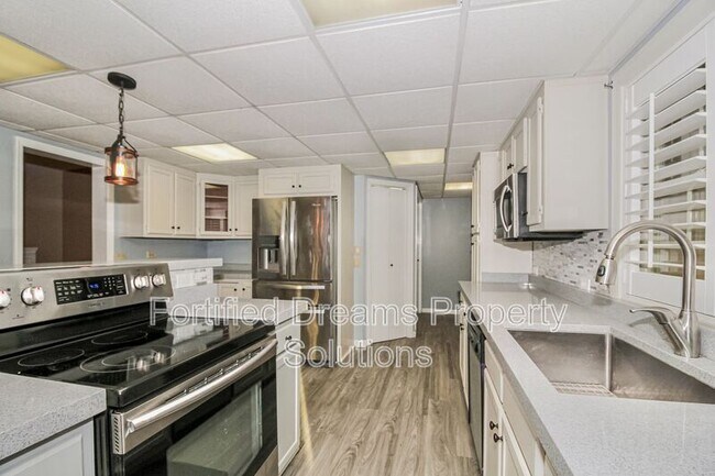 Building Photo - 9451 Green Loop Rd NE