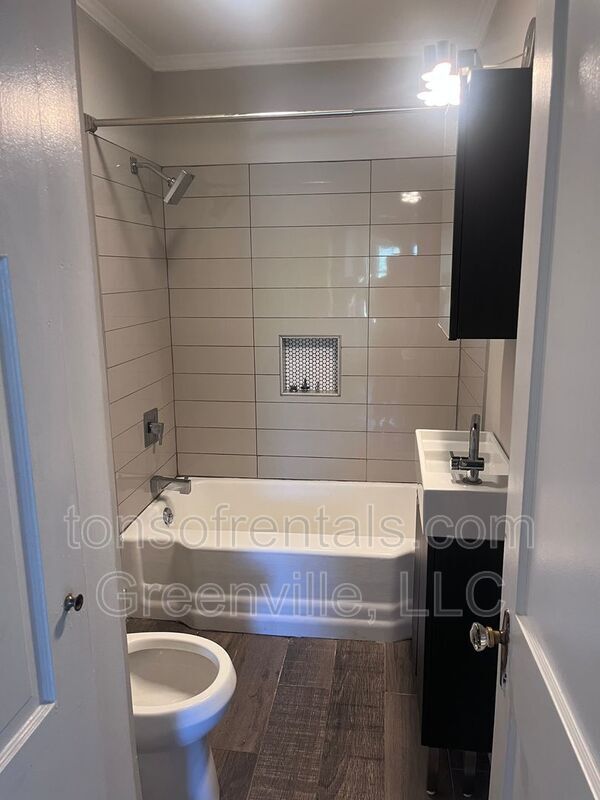 Building Photo - 205 Thackston St