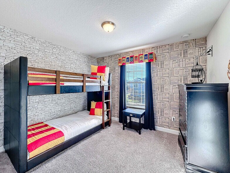 Building Photo - 1589 Flange Dr