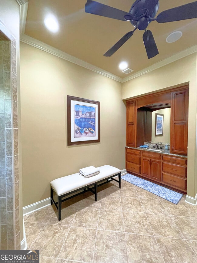 Building Photo - 208 Serpentine Dr