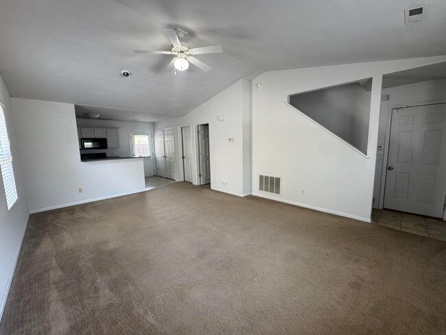 Building Photo - 3308 E St Charles Rd