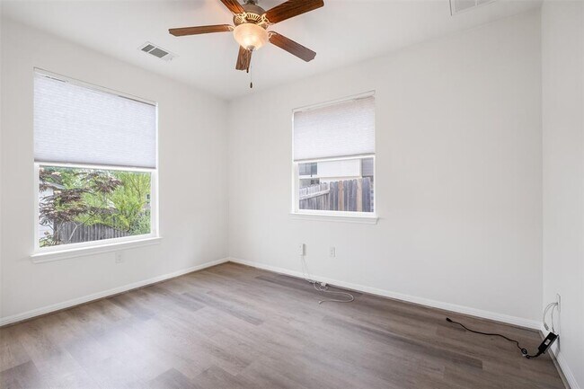 Building Photo - 6404 Carson Rdg