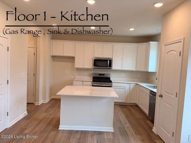 Building Photo - 2019 Lyndon Green Cir