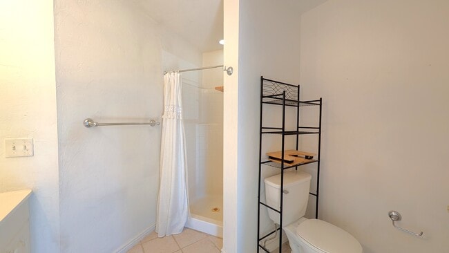 Building Photo - 1514 N Elaine Way