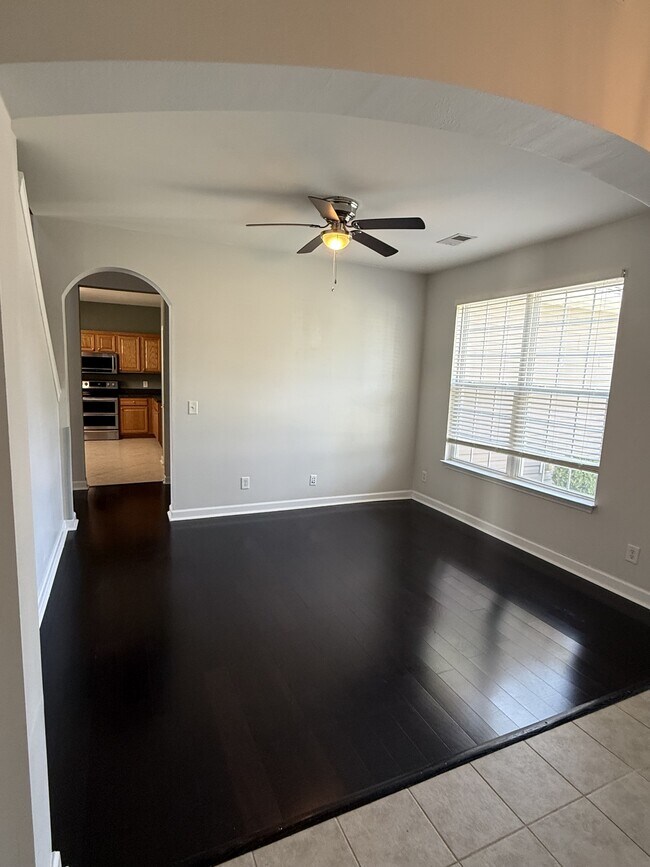 Building Photo - 717 Gazania Ln