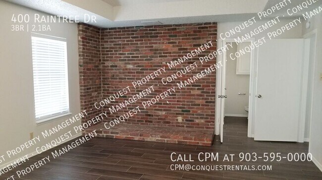 Building Photo - 400 Raintree Dr