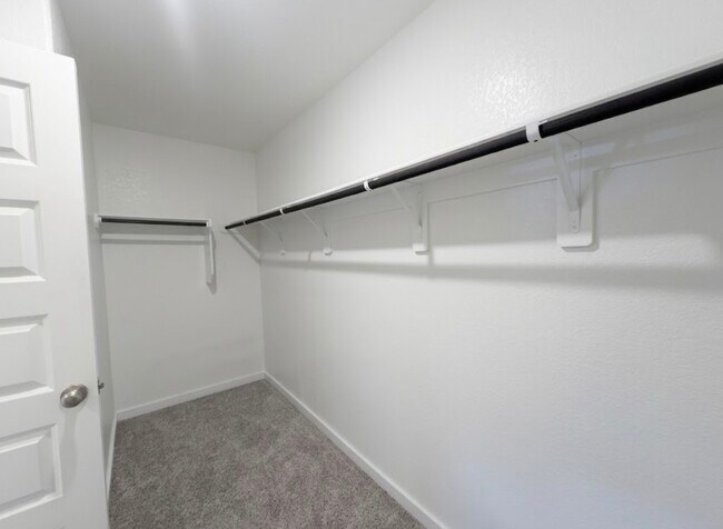 Building Photo - 5549 Madden Ln