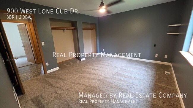 Building Photo - 900 W Lone Cub Dr