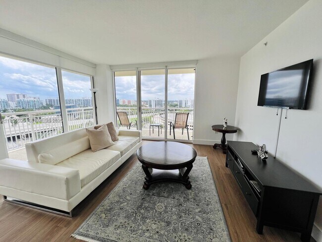 Building Photo - 19501 W Country Club Dr