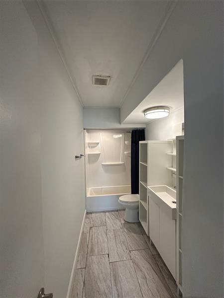 Building Photo - 2175 NE 56th St