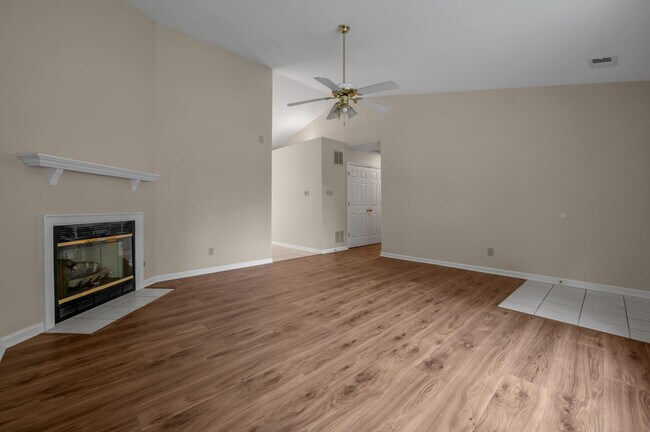 Building Photo - 2347 Stonewood Ln